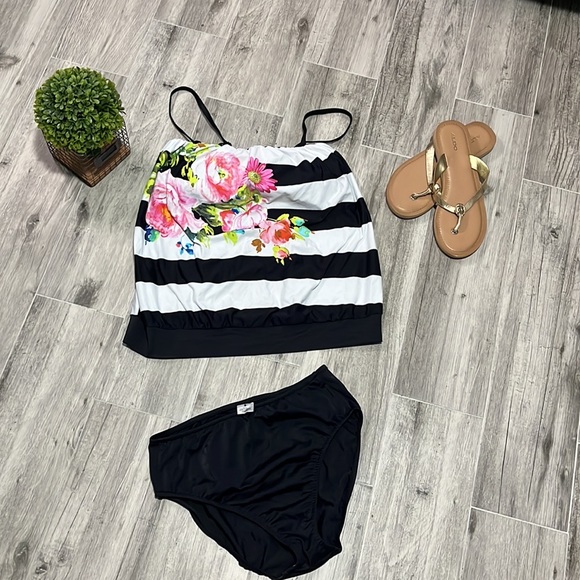 Classic Hipster Mid-Rise Bottom - Picture 4 of 5